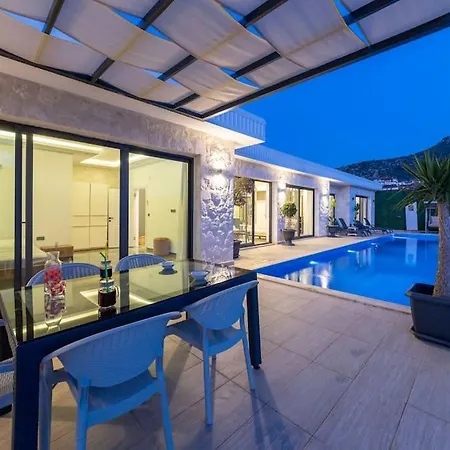 فيلة Antalya Ultra Luex